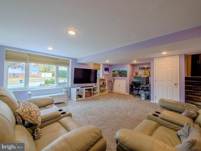 217 BRAMBER, Broomall, PA 19008