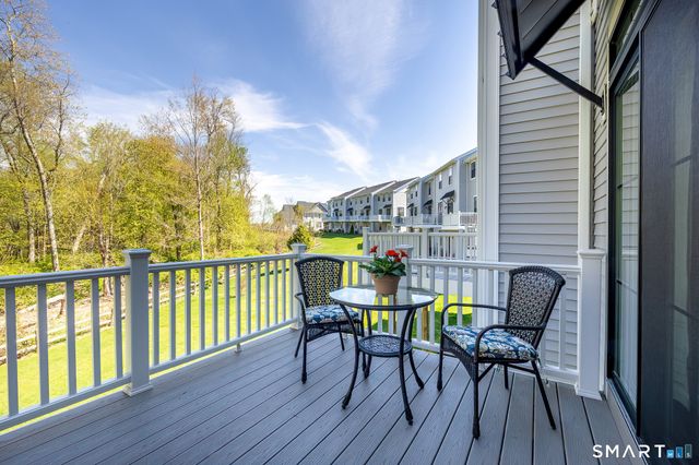 39 Brentwood Circle 39, Danbury, CT 06810