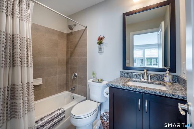 39 Brentwood Circle 39, Danbury, CT 06810