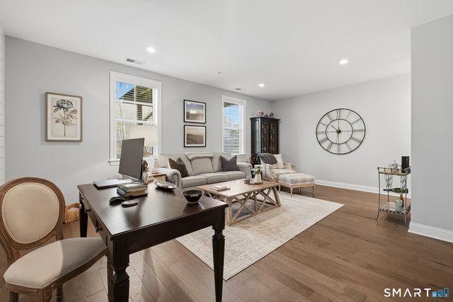 39 Brentwood Circle 39, Danbury, CT 06810