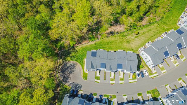 39 Brentwood Circle 39, Danbury, CT 06810