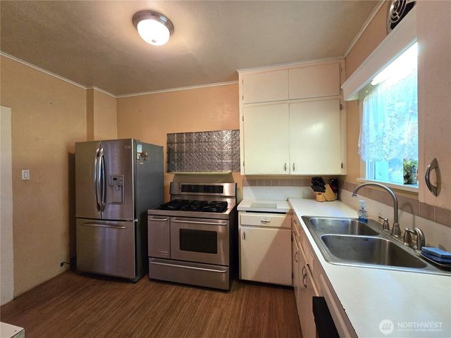 1008 E Pioneer, Montesano, WA 98563