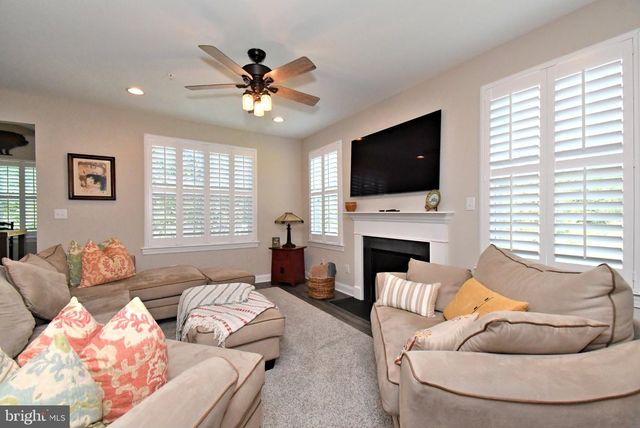 242 HILLSTONE CIR, Souderton, PA 18964