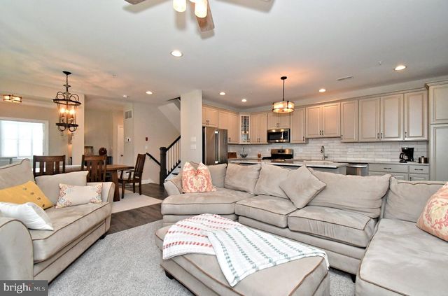 242 HILLSTONE CIR, Souderton, PA 18964