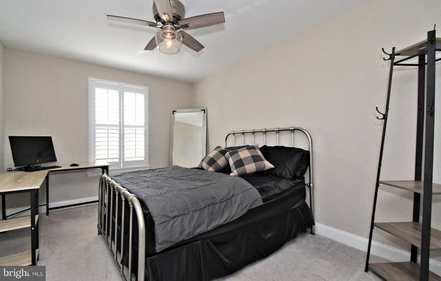 242 HILLSTONE CIR, Souderton, PA 18964