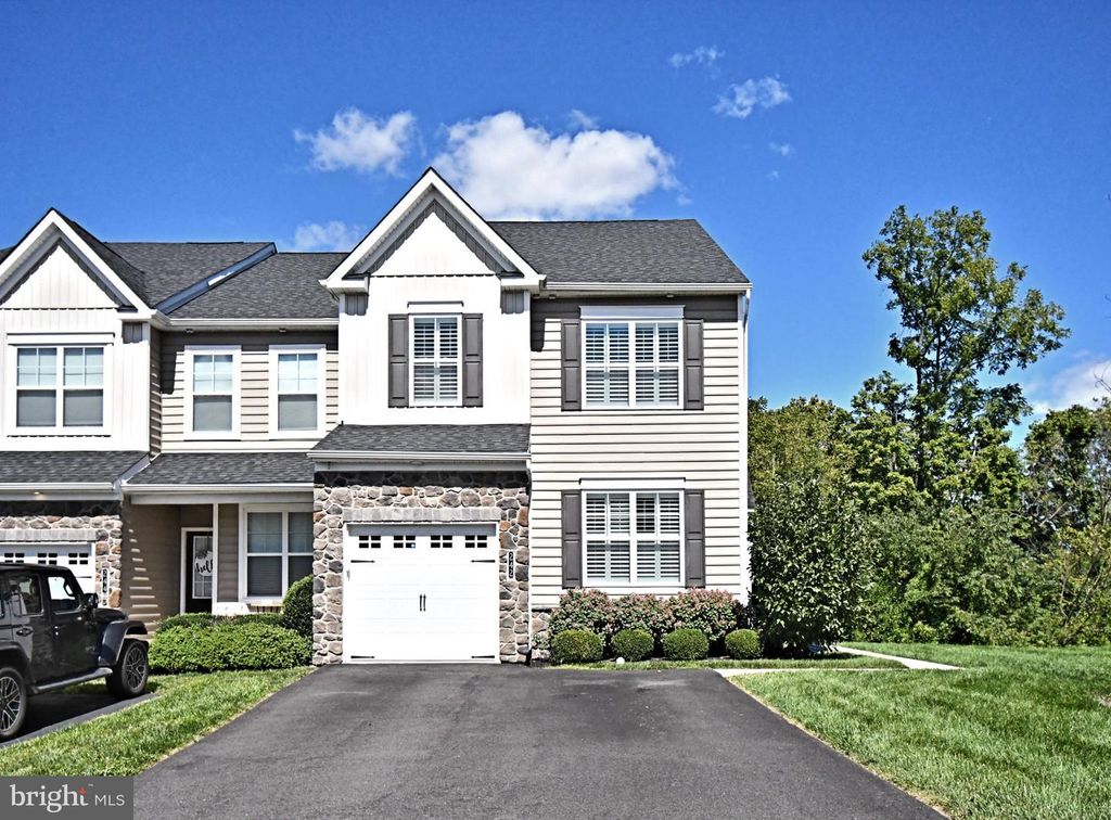 242 HILLSTONE CIR, Souderton, PA 18964