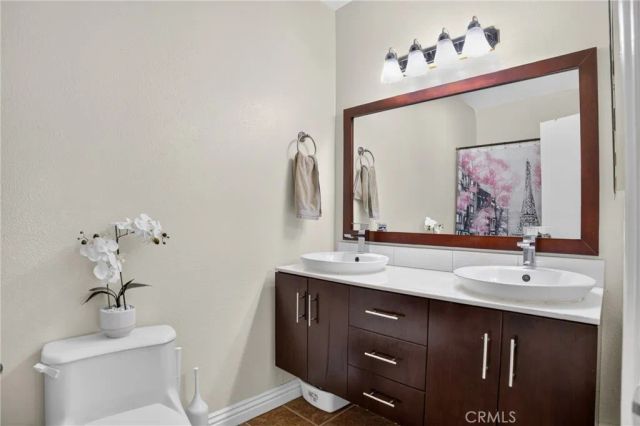 9541 Via Salerno, Burbank, CA 91504