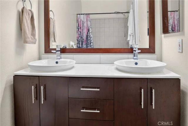 9541 Via Salerno, Burbank, CA 91504