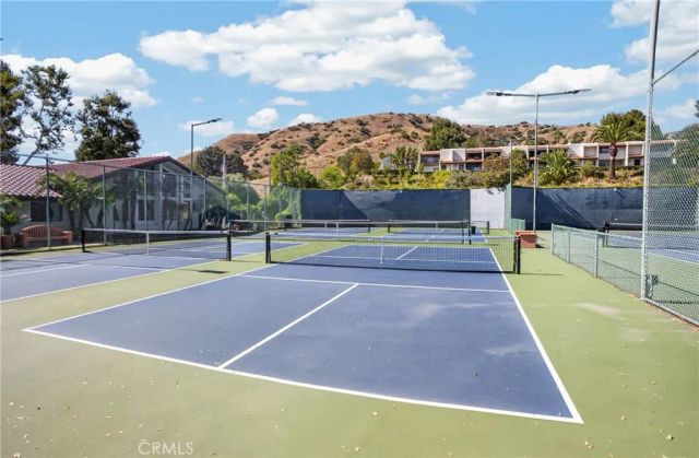 9541 Via Salerno, Burbank, CA 91504