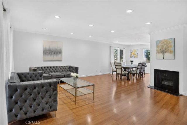 9541 Via Salerno, Burbank, CA 91504