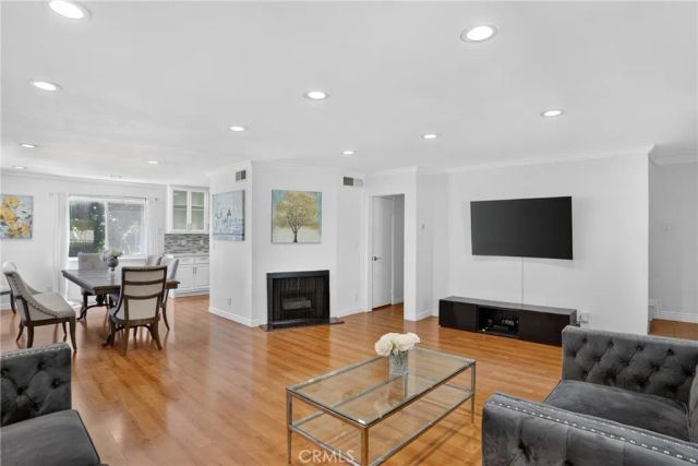 9541 Via Salerno, Burbank, CA 91504