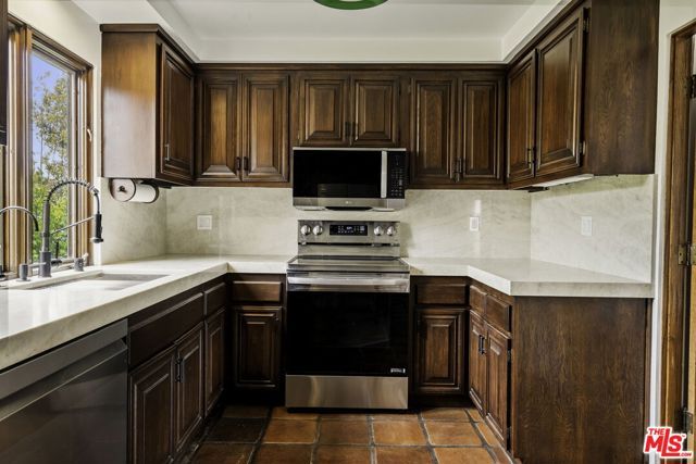 1702 Idaho Avenue 3, Santa Monica, CA 90403