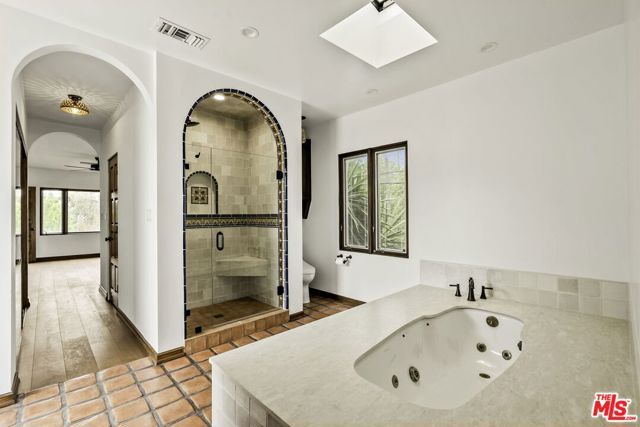 1702 Idaho Avenue 3, Santa Monica, CA 90403