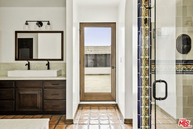 1702 Idaho Avenue 3, Santa Monica, CA 90403