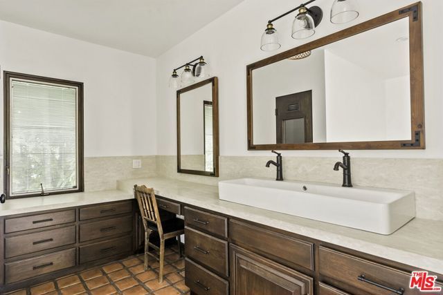 1702 Idaho Avenue 3, Santa Monica, CA 90403