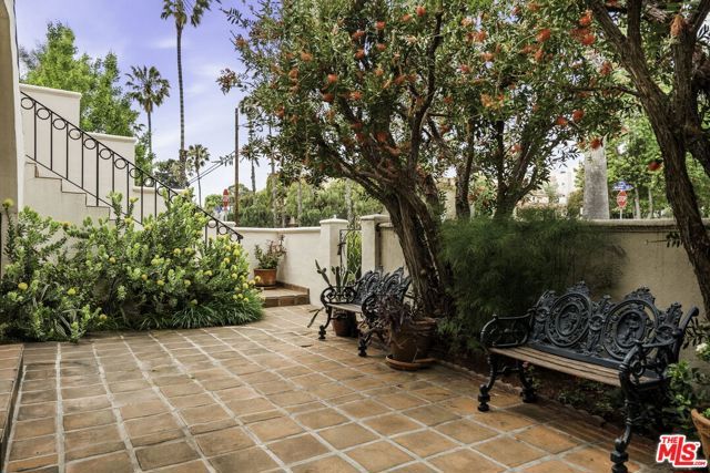 1702 Idaho Avenue 3, Santa Monica, CA 90403