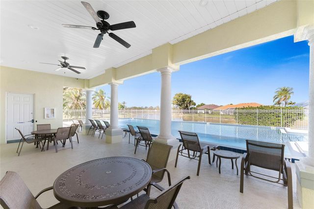 537 LAKE OF THE WOODS DRIVE, Venice, FL 34293