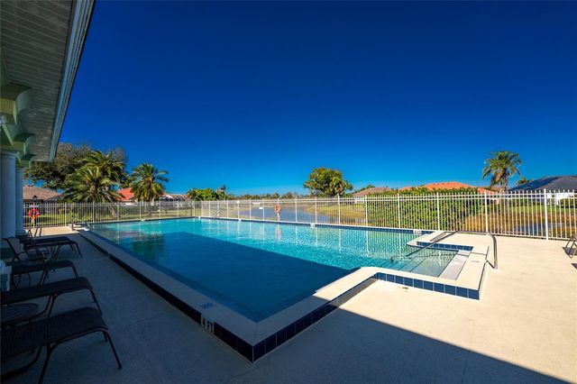 537 LAKE OF THE WOODS DRIVE, Venice, FL 34293