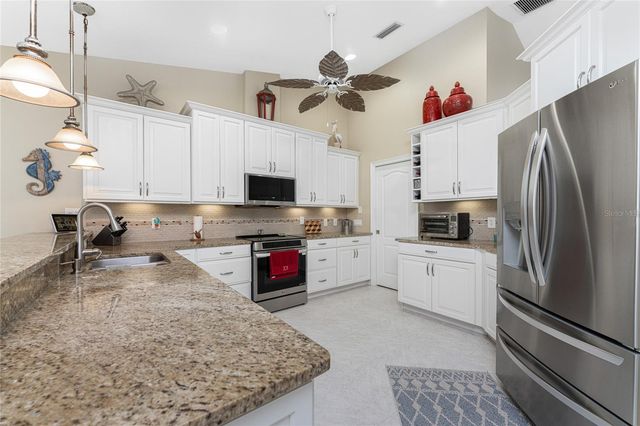 537 LAKE OF THE WOODS DRIVE, Venice, FL 34293