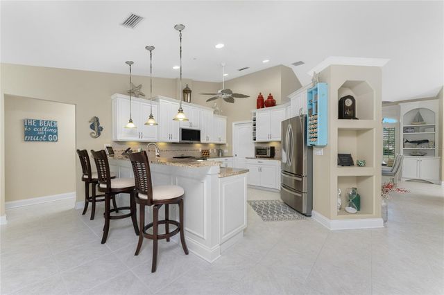 537 LAKE OF THE WOODS DRIVE, Venice, FL 34293