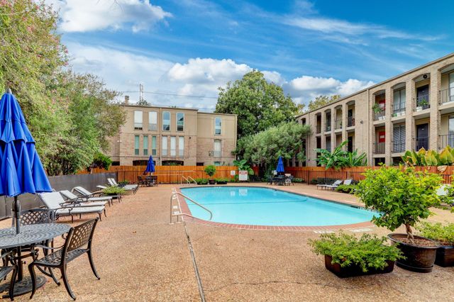 4633 Wild Indigo Street 542, Houston, TX 77027