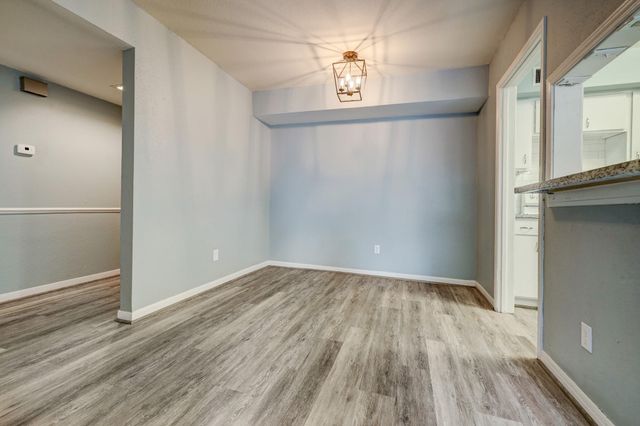 4633 Wild Indigo Street 542, Houston, TX 77027