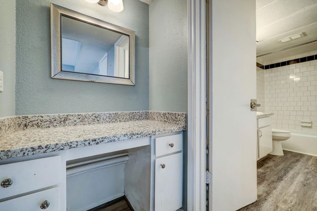 4633 Wild Indigo Street 542, Houston, TX 77027