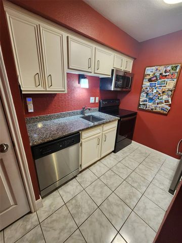 1880 White Oak Drive 127, Houston, TX 77009