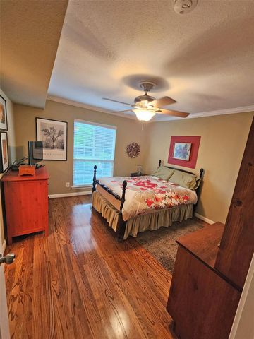 1880 White Oak Drive 127, Houston, TX 77009