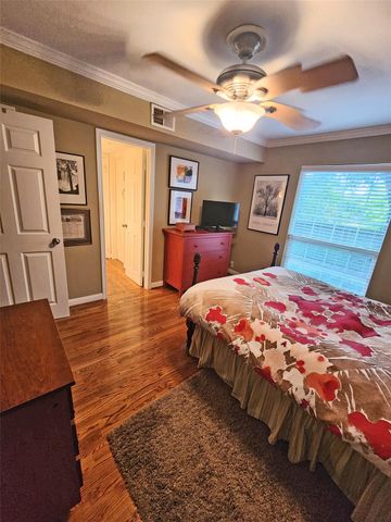 1880 White Oak Drive 127, Houston, TX 77009