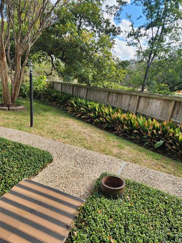 1880 White Oak Drive 127, Houston, TX 77009