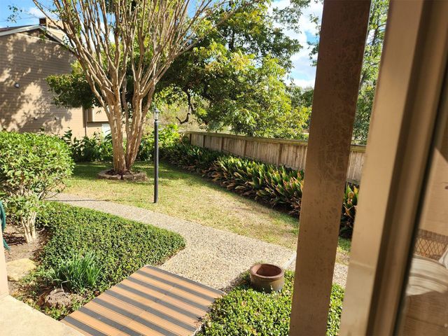 1880 White Oak Drive 127, Houston, TX 77009