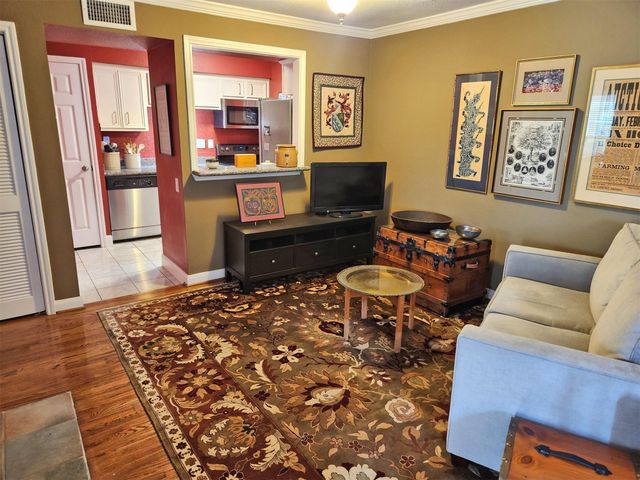 1880 White Oak Drive 127, Houston, TX 77009