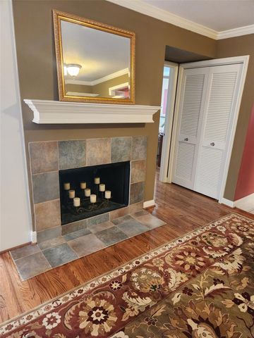 1880 White Oak Drive 127, Houston, TX 77009