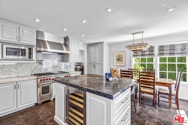 15235 Valley Vista Boulevard, Los Angeles, CA 91403