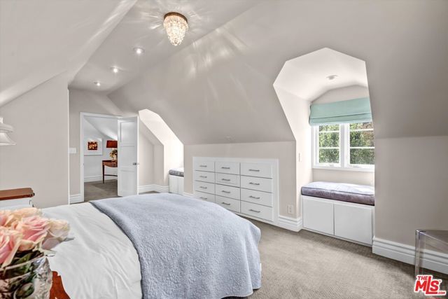 15235 Valley Vista Boulevard, Los Angeles, CA 91403