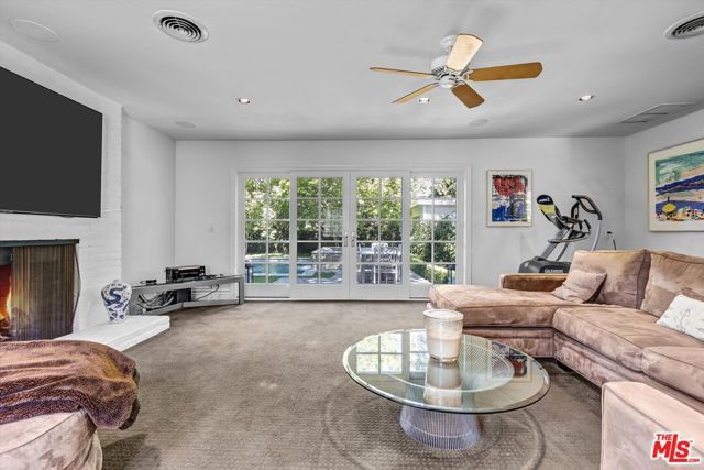 15235 Valley Vista Boulevard, Los Angeles, CA 91403