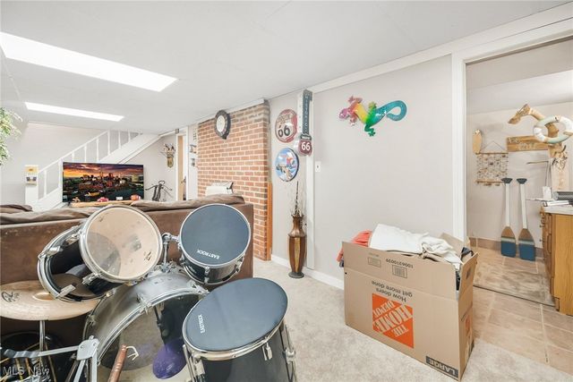 29407 Waldensa Avenue, Wickliffe, OH 44092