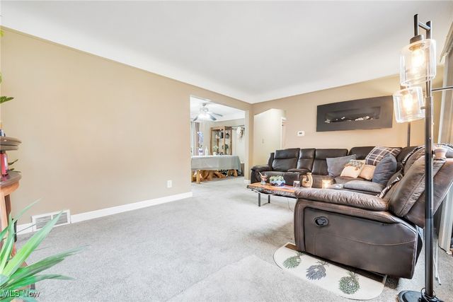 29407 Waldensa Avenue, Wickliffe, OH 44092