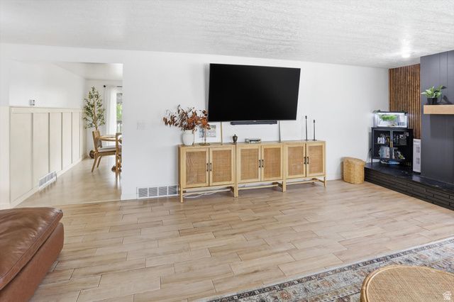 5108 S 2000 W, Roy, UT 84067