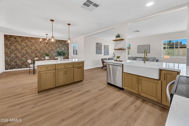 2220 E JEROME Avenue, Mesa, AZ 85204