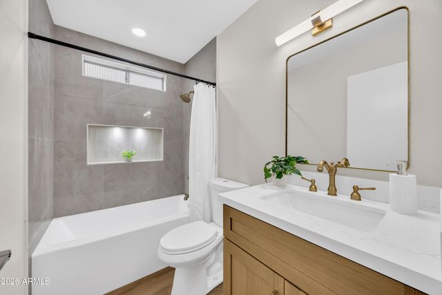 2220 E JEROME Avenue, Mesa, AZ 85204