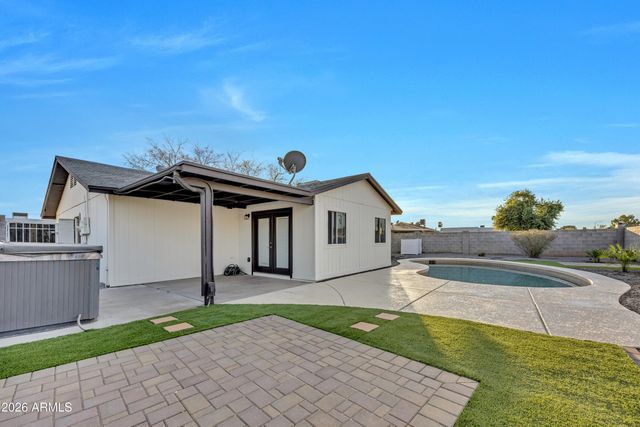 2220 E JEROME Avenue, Mesa, AZ 85204