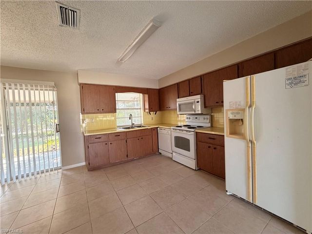 18433 Iris RD, Fort Myers, FL 33967