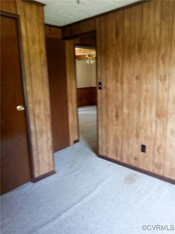 10129 Squirrel Level Rd, Dinwiddie, VA 23803