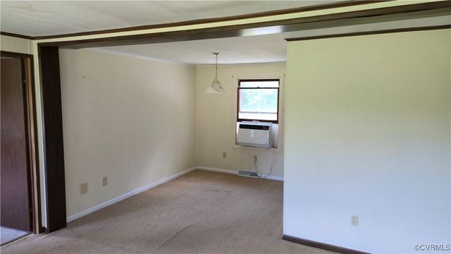 10129 Squirrel Level Rd, Dinwiddie, VA 23803
