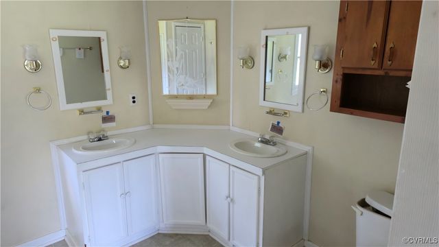 10129 Squirrel Level Rd, Dinwiddie, VA 23803