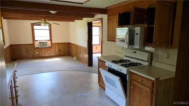 10129 Squirrel Level Rd, Dinwiddie, VA 23803