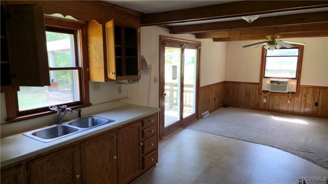 10129 Squirrel Level Rd, Dinwiddie, VA 23803