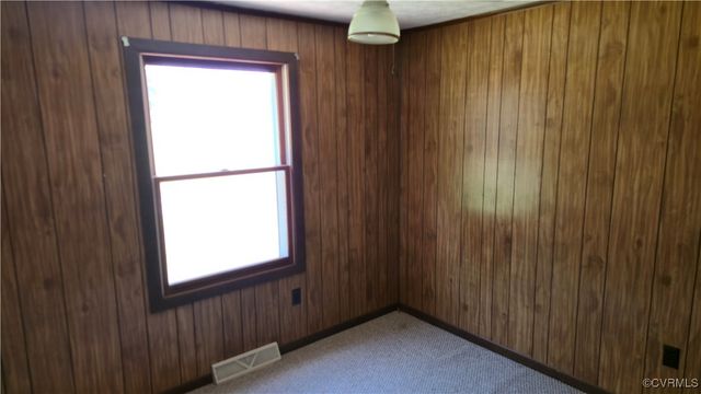 10129 Squirrel Level Rd, Dinwiddie, VA 23803